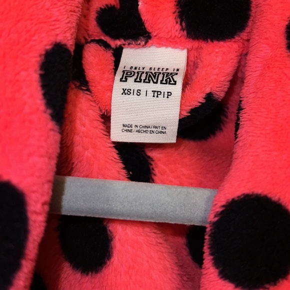 Pink Robe - Picture 3 of 3